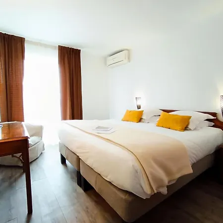 Des Tuileries Nîmes